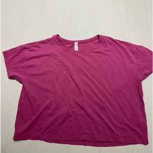 pink lululemon cropped tee